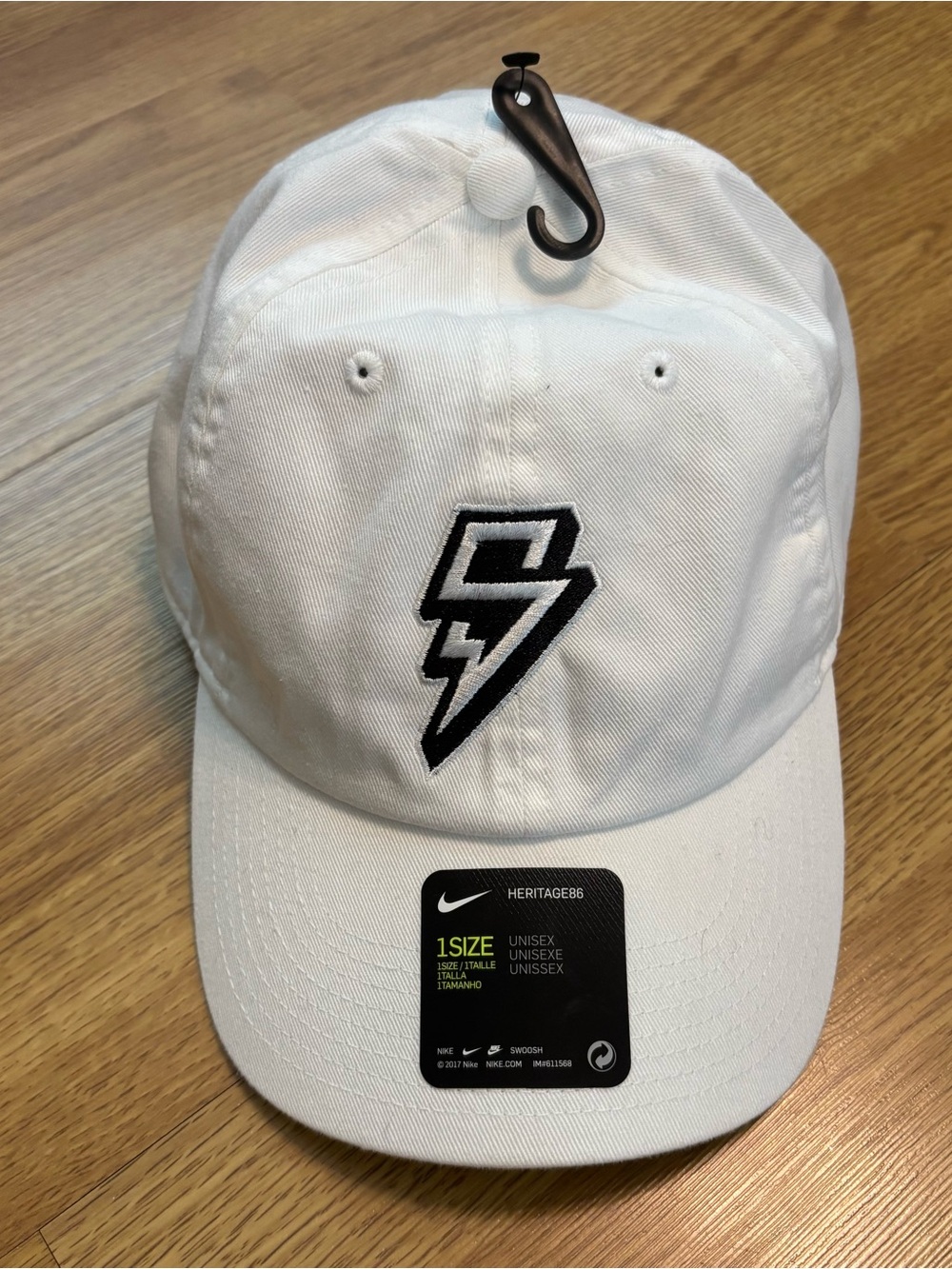 RARE NIKE SAQUON Barkley white HAT outdoors minimalist street wear dad hat